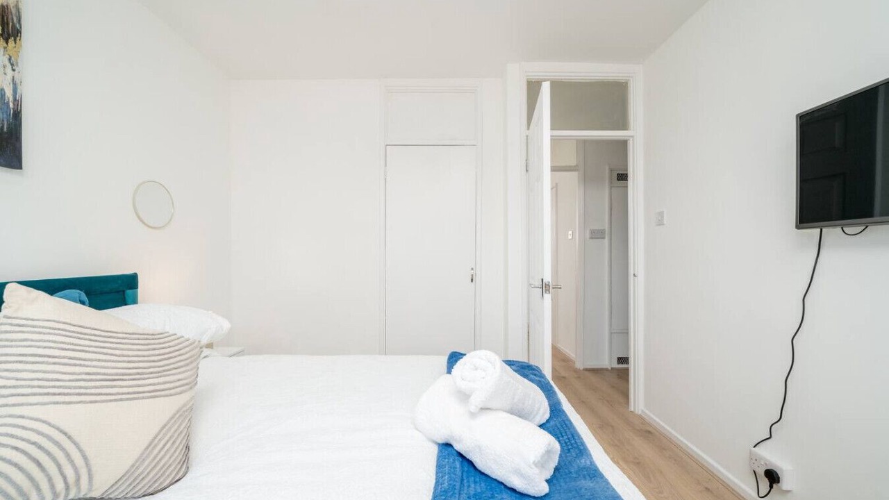 Photo of Bedroom in Langley Marish