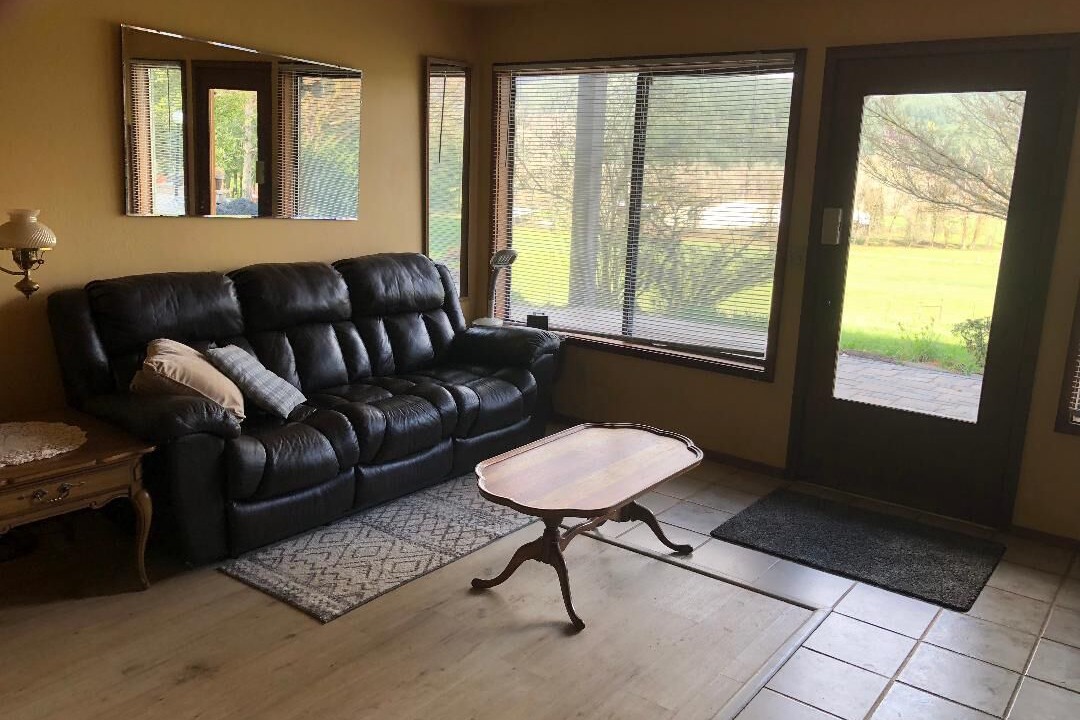 Photo of Livingroom in Thurston