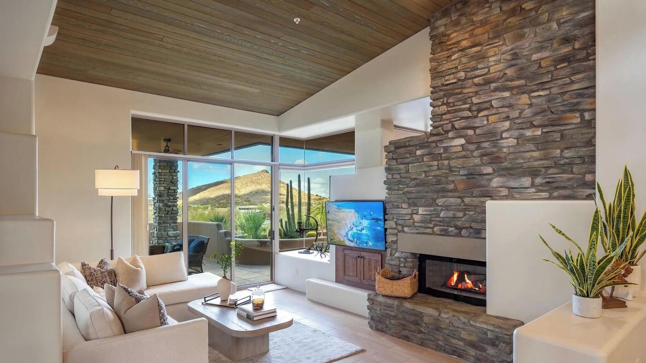 Photo of Livingroom in Desert Mountain