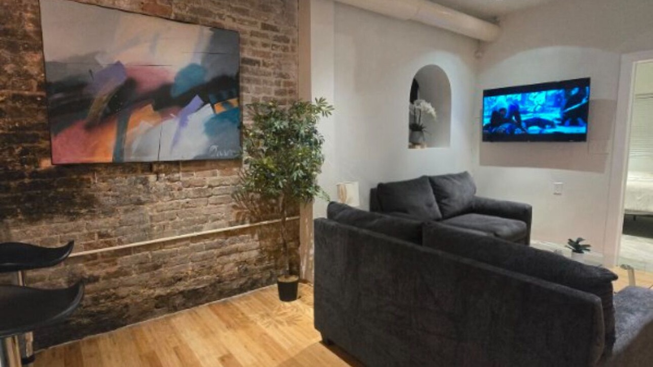 Photo of Livingroom in Downtown Greensboro