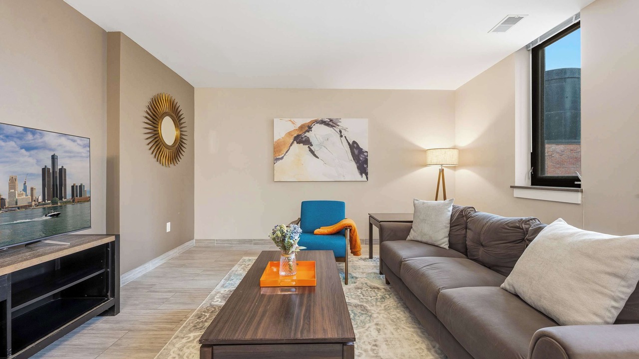 Photo of Livingroom in Capitol City