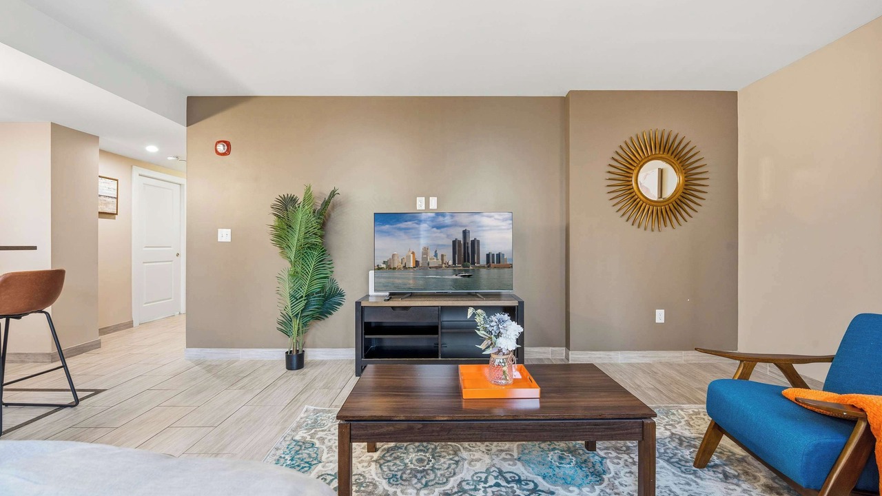 Photo of Livingroom in Capitol City