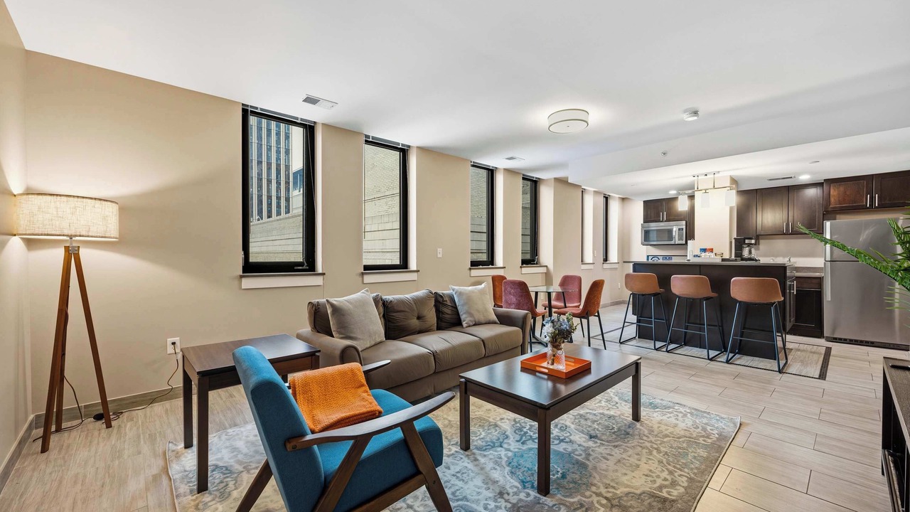 Photo of Livingroom in Capitol City