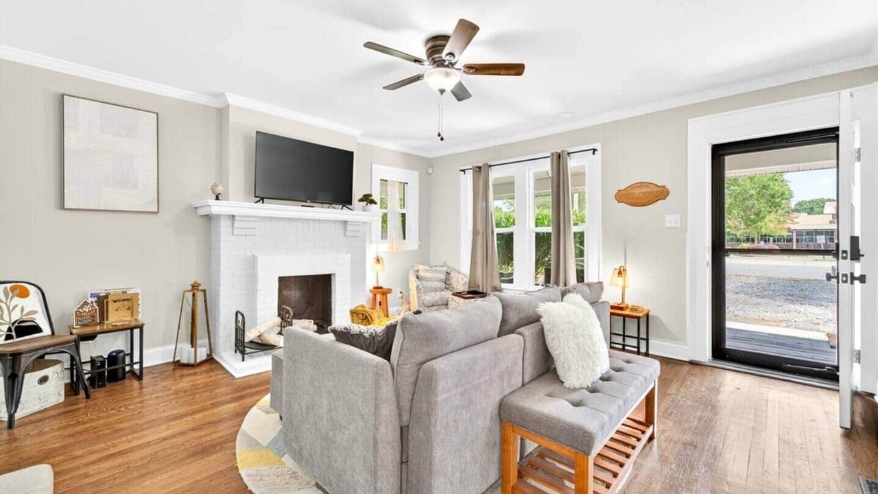 Photo of Livingroom in Winston - Salem