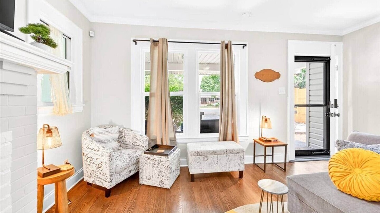 Photo of Livingroom in Winston - Salem
