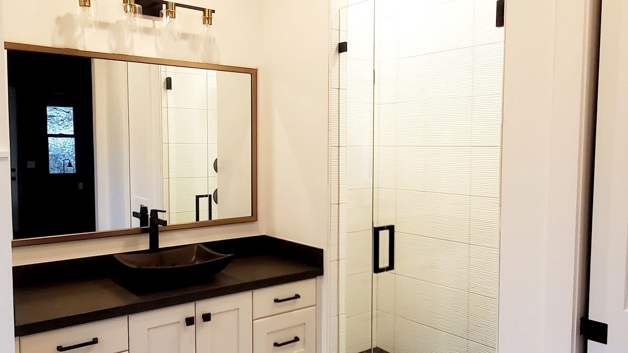 Photo of Bathroom in Eden