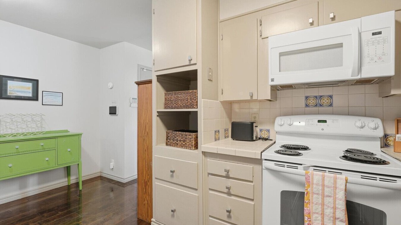 Photo of Kitchen in Elmwood Area