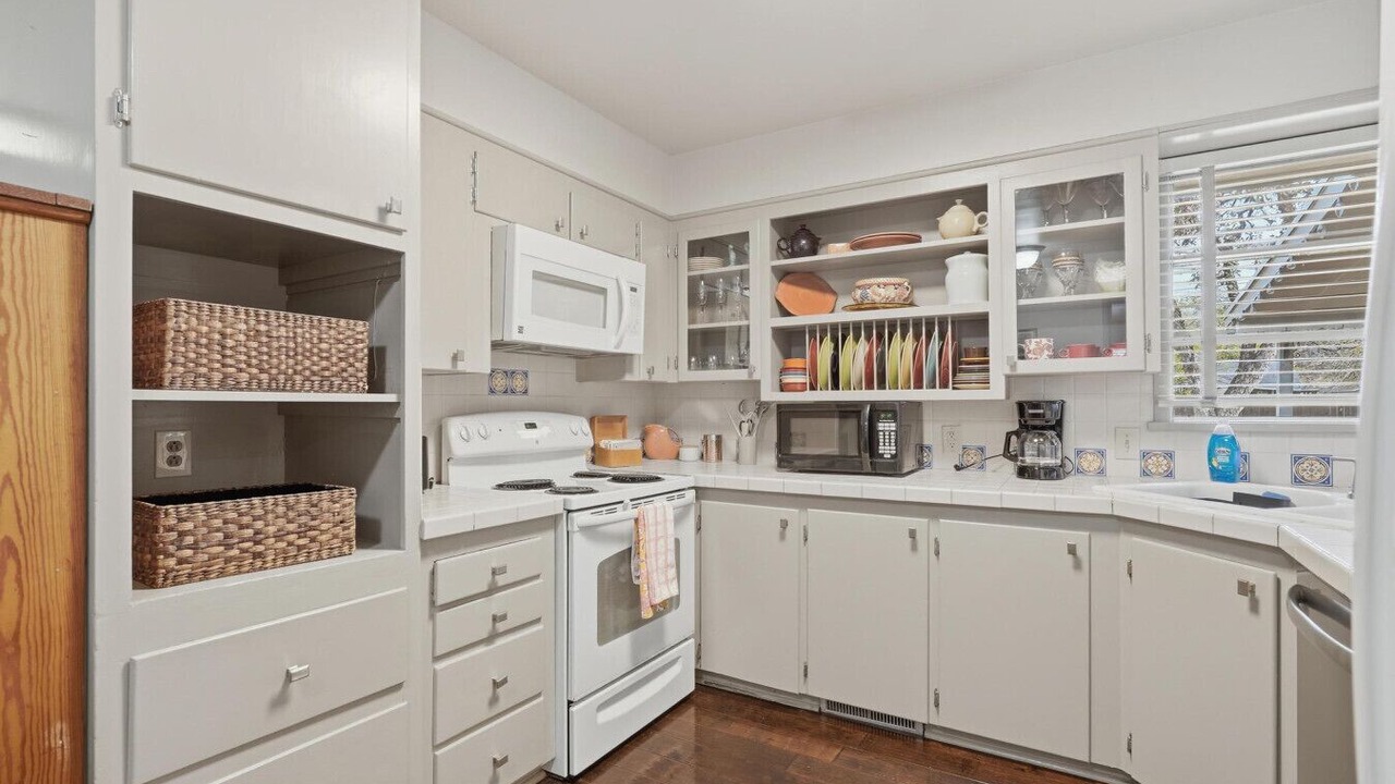 Photo of Kitchen in Elmwood Area