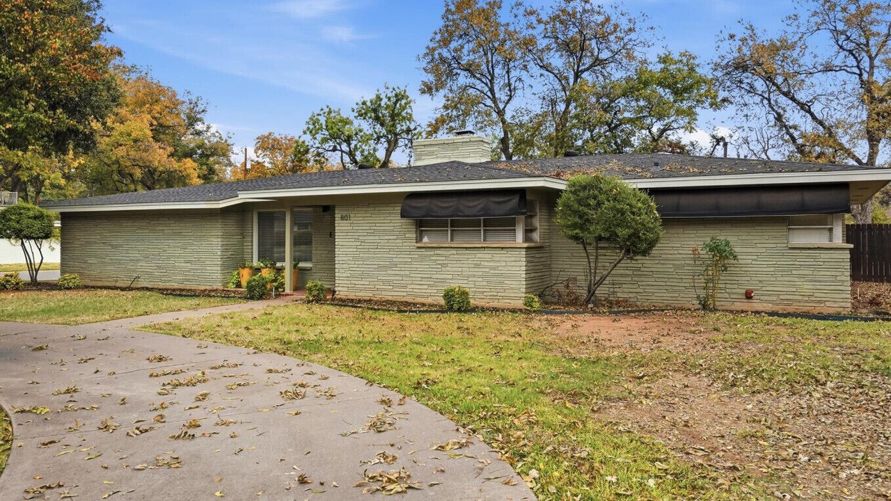 Photo of Outdoor in Elmwood Area