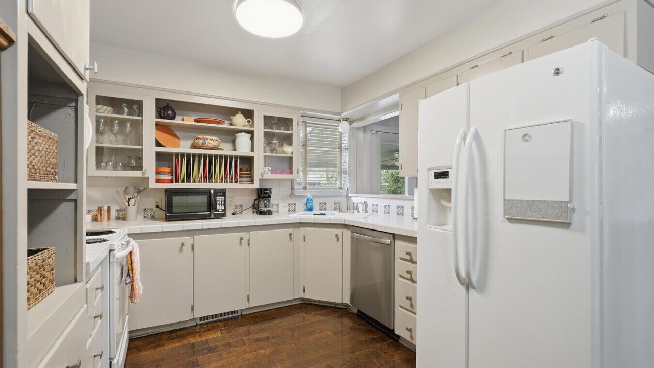 Photo of Kitchen in Elmwood Area