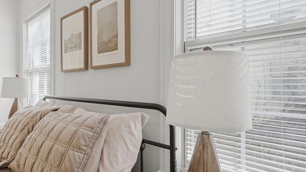 Photo of Bedroom in Elmwood Area