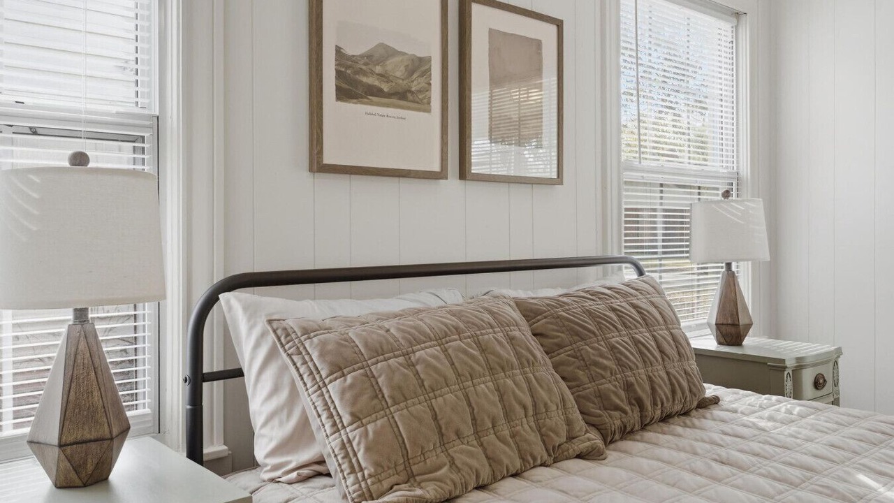 Photo of Bedroom in Elmwood Area