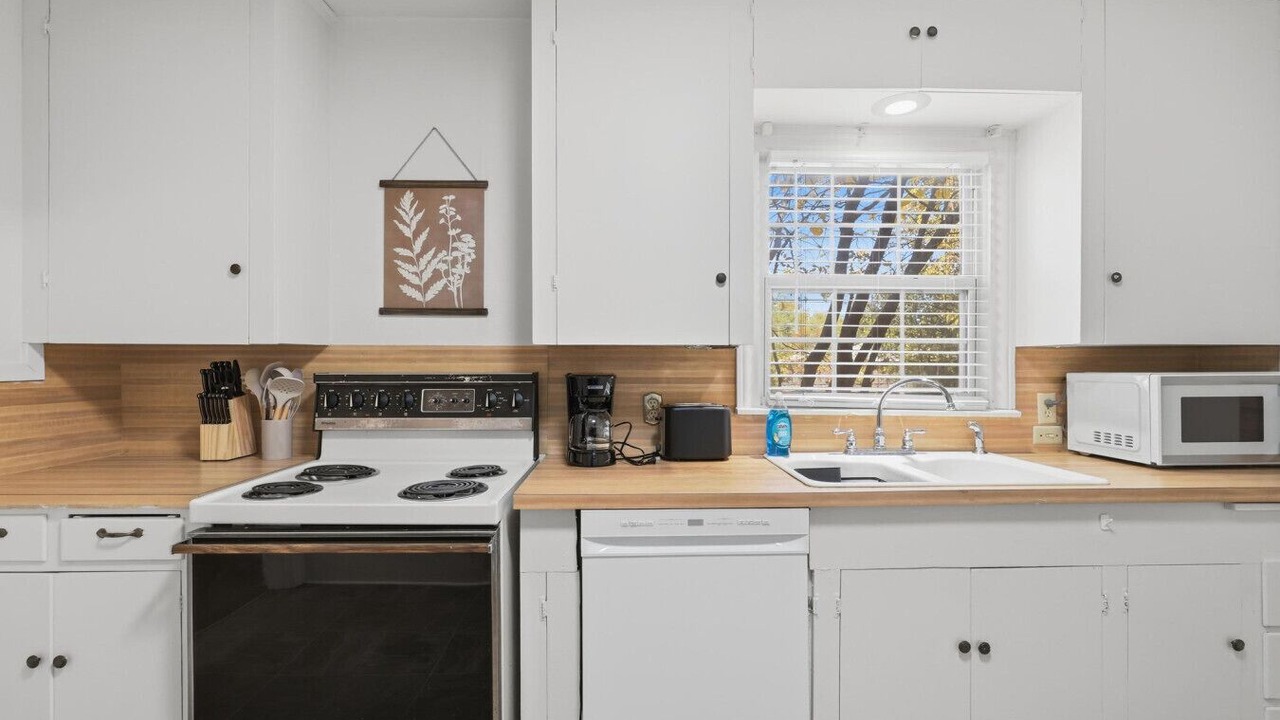 Photo of Kitchen in Elmwood Area