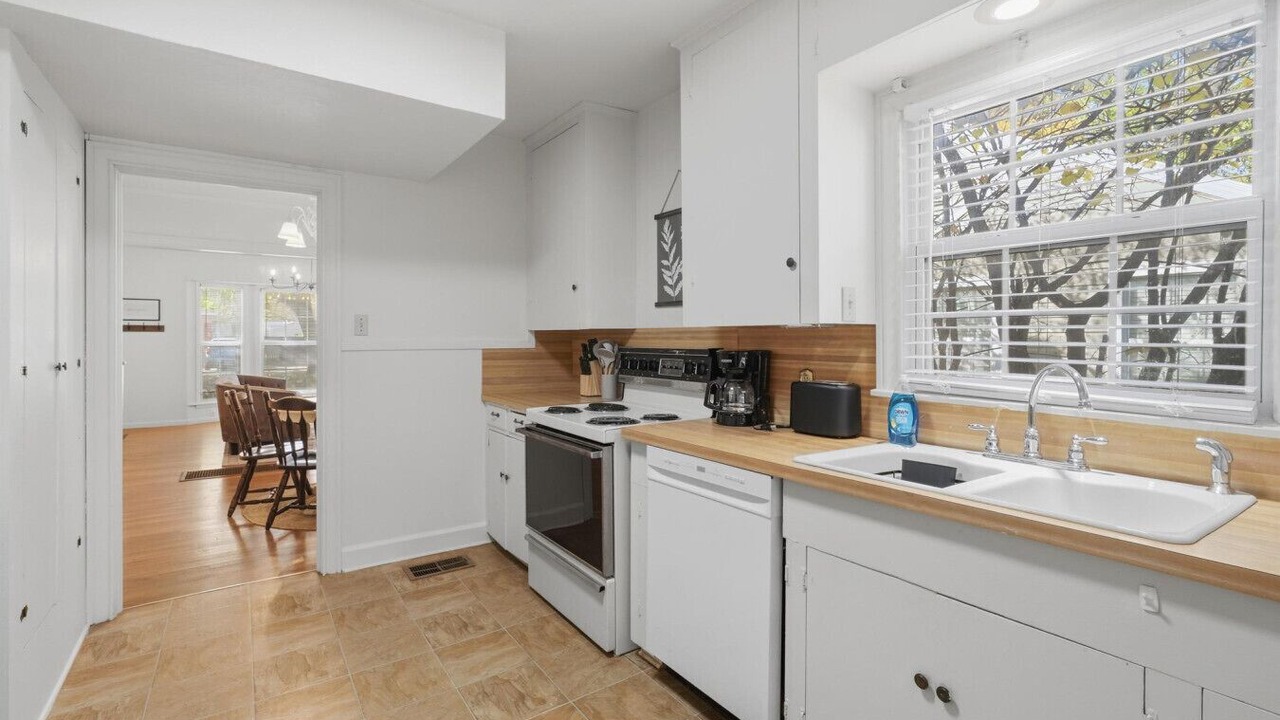Photo of Kitchen in Elmwood Area