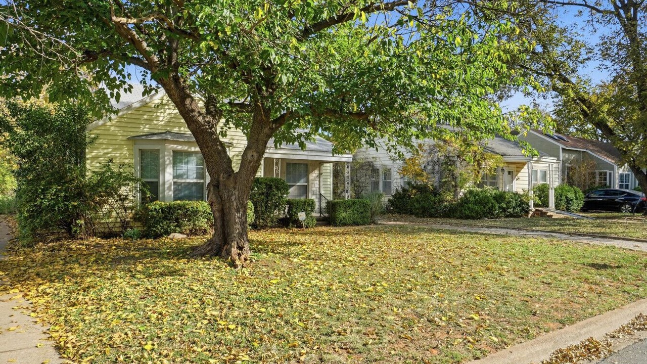 Photo of Outdoor in Elmwood Area