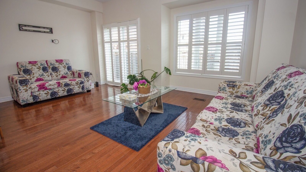 Photo of Livingroom in Meadowvale Village
