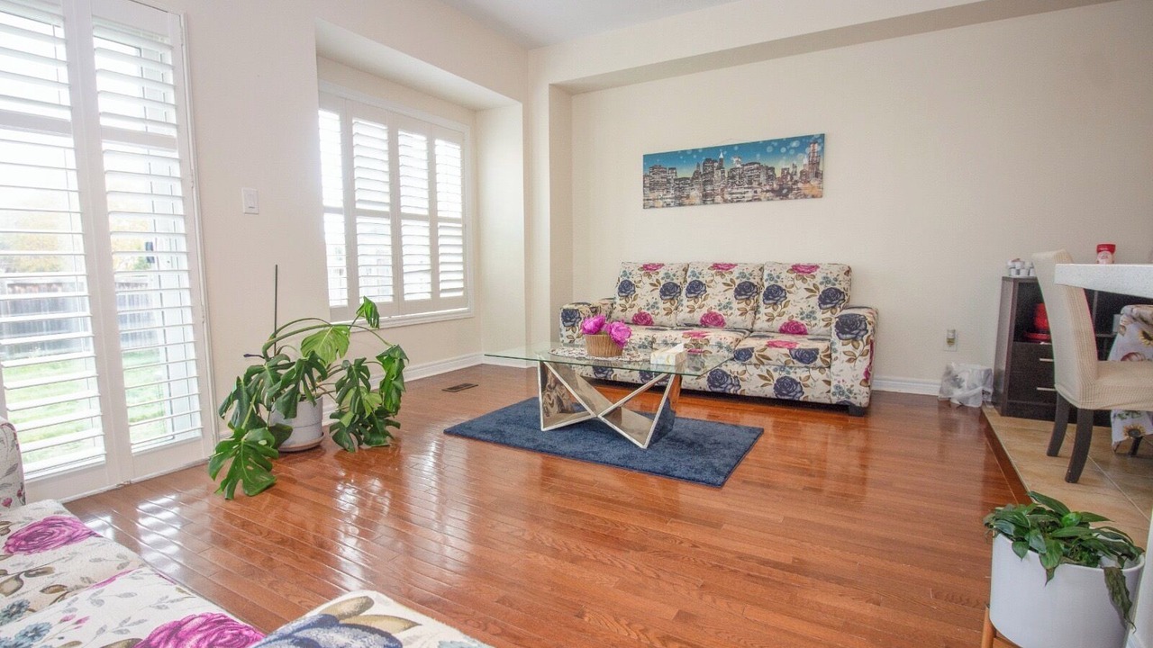 Photo of Livingroom in Meadowvale Village