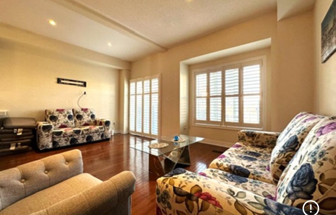 Photo of Livingroom in Meadowvale Village