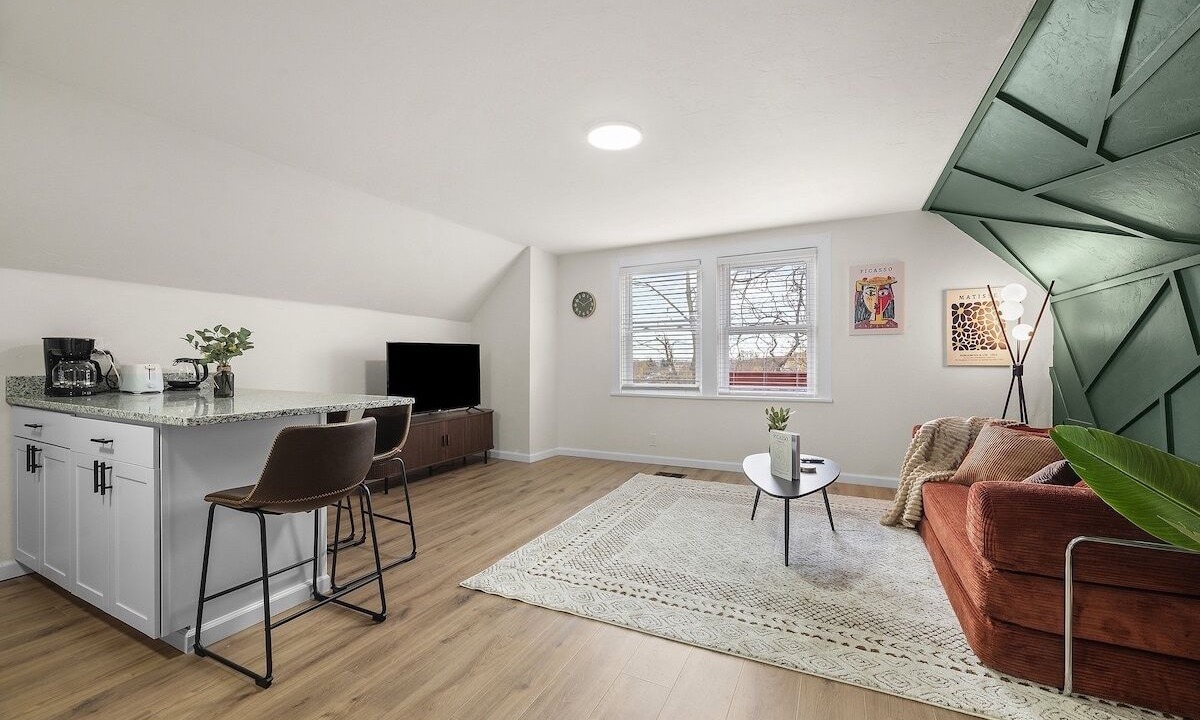 Photo of Livingroom in Squirrel Hill South