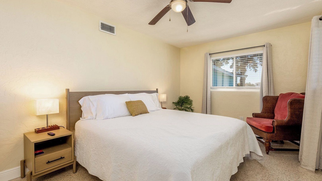 Photo of Bedroom in Redington Beach