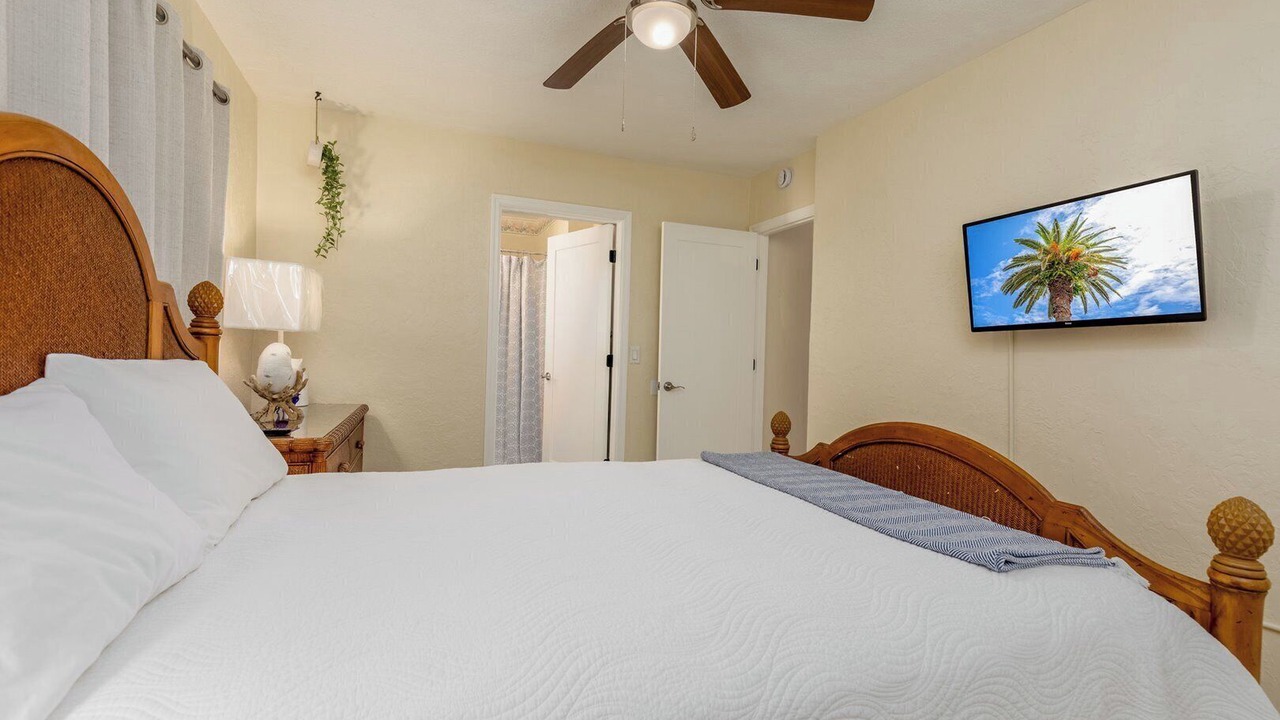 Photo of Bedroom in Redington Beach