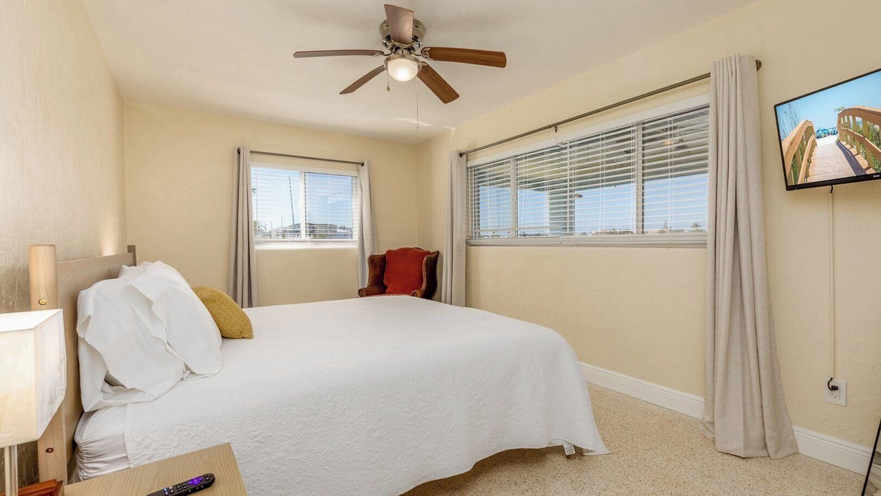 Photo of Bedroom in Redington Beach