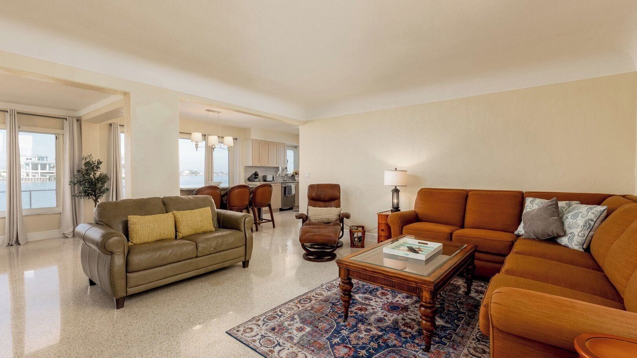 Photo of Livingroom in Redington Beach