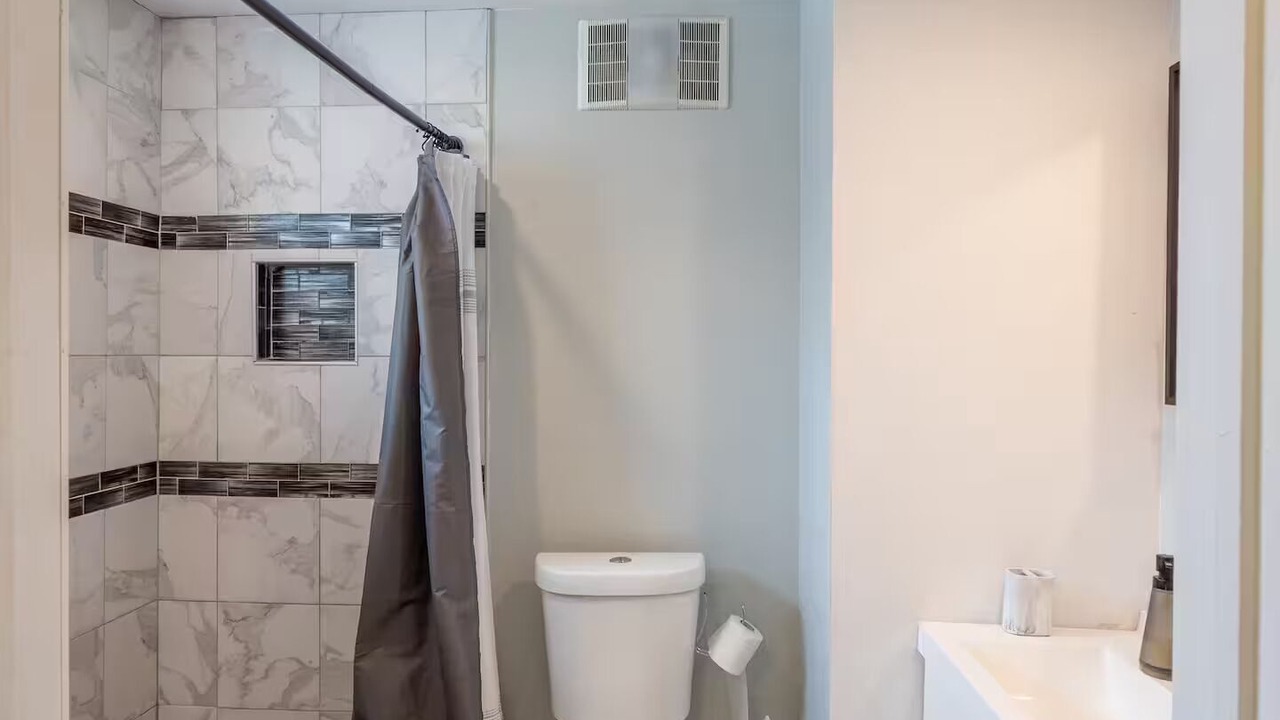 Photo of Bathroom in Garden Court