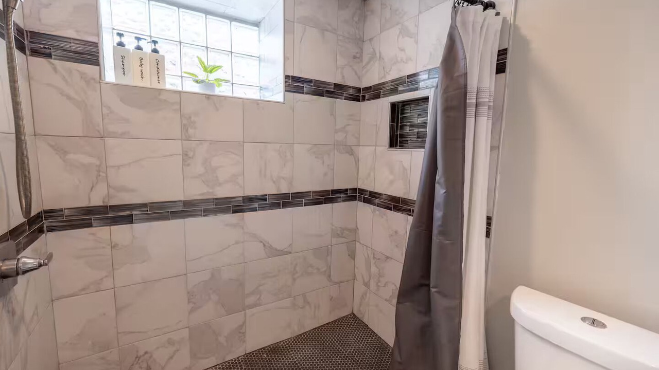 Photo of Bathroom in Garden Court