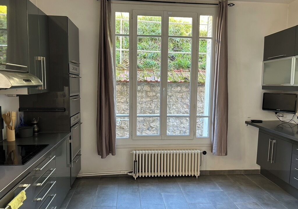 Photo of Kitchen in Vernou-la-Celle-sur-Seine