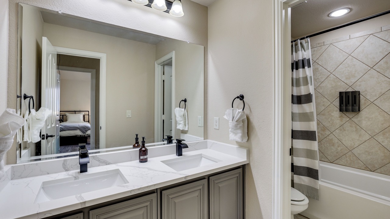 Photo of Bathroom in Anna