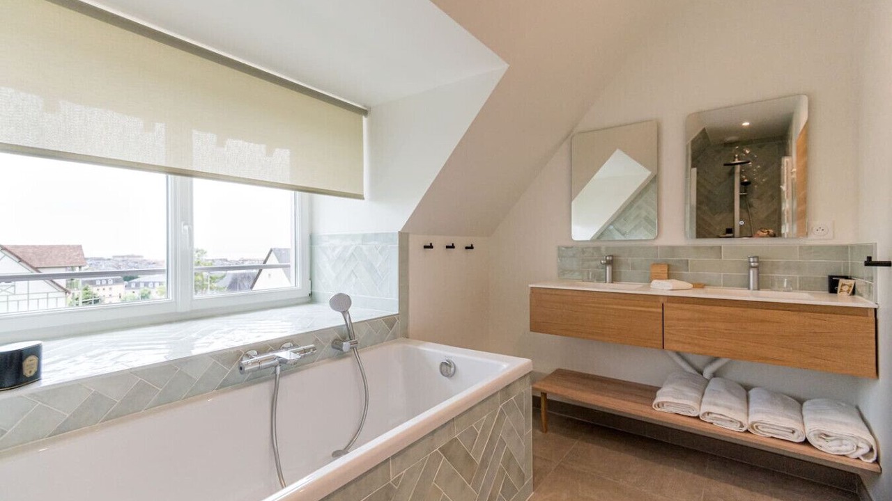 Photo of Bathroom in Trouville-sur-Mer