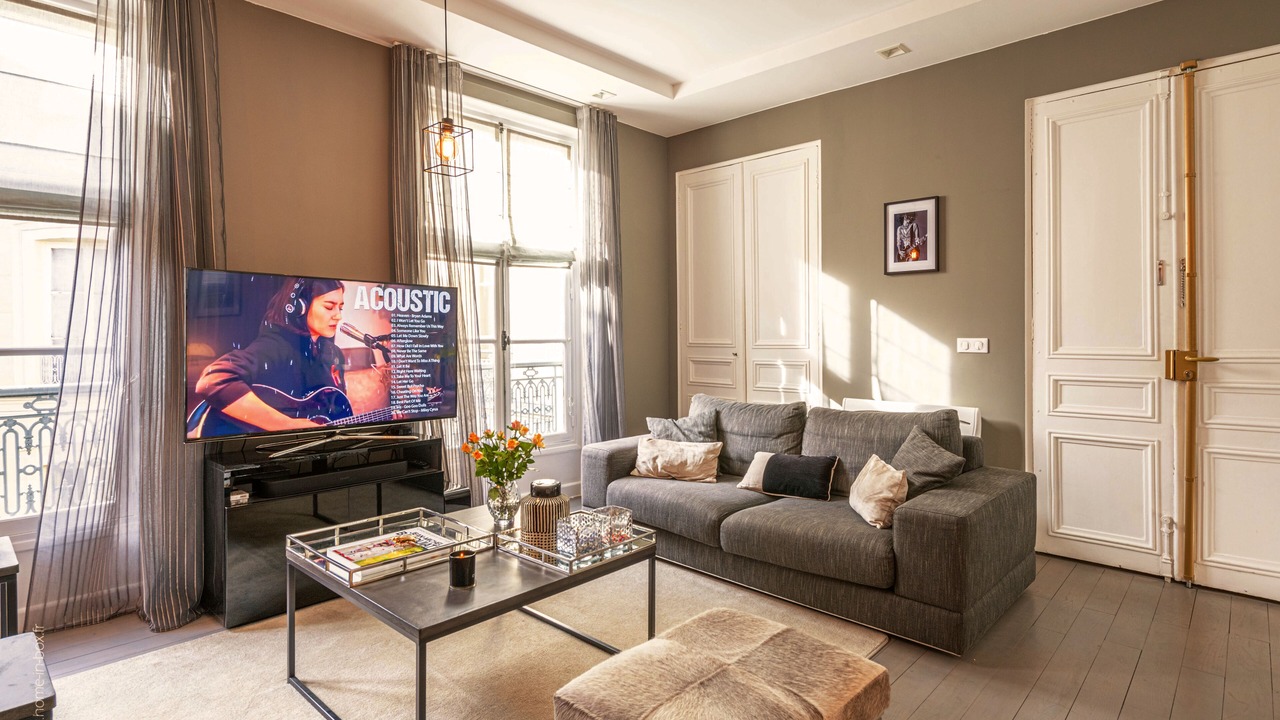 Photo of Livingroom in 8th Arrondissement