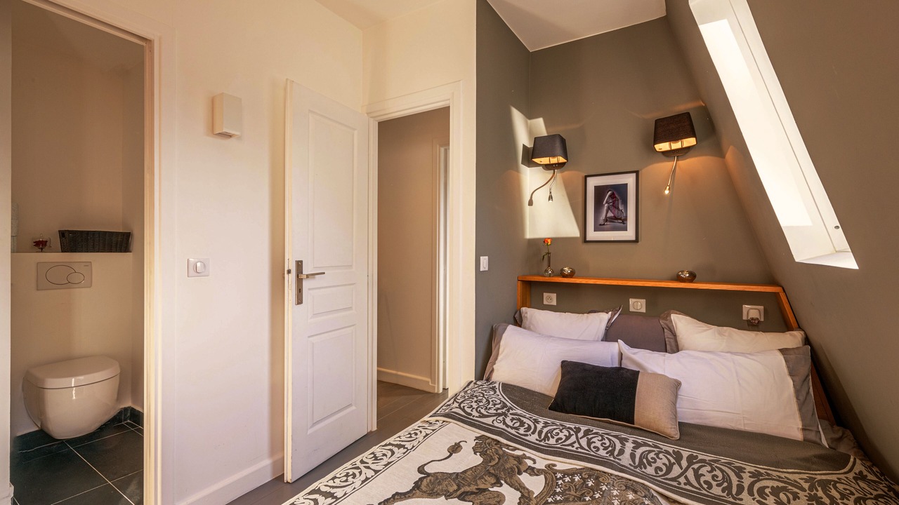 Photo of Bedroom in 8th Arrondissement