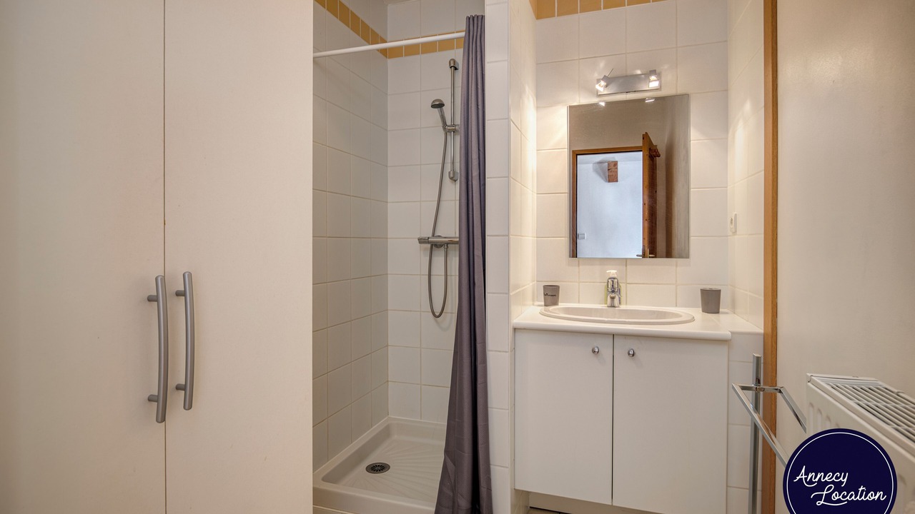 Photo of Bathroom in Bluffy