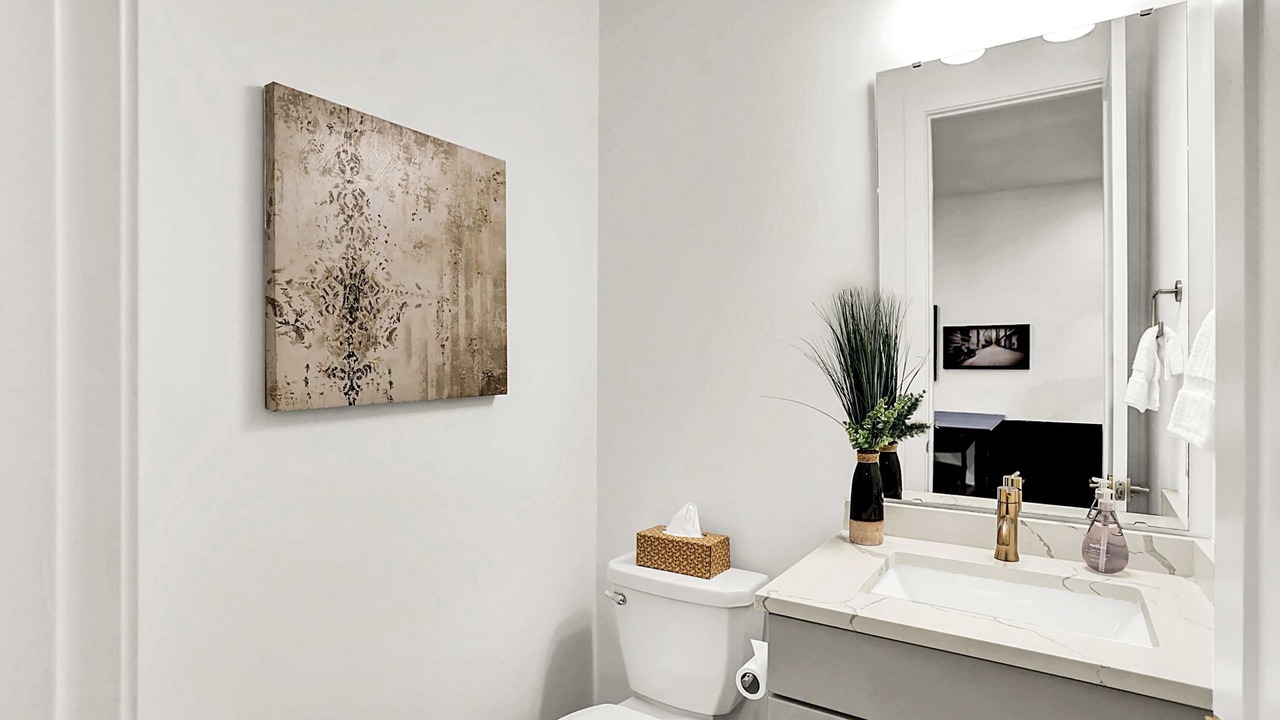 Photo of Bathroom in Lockerbie Square