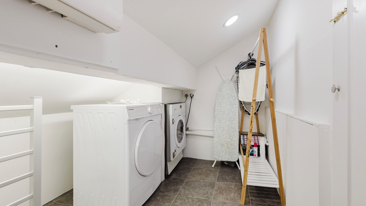 Photo of Others in Knutsford