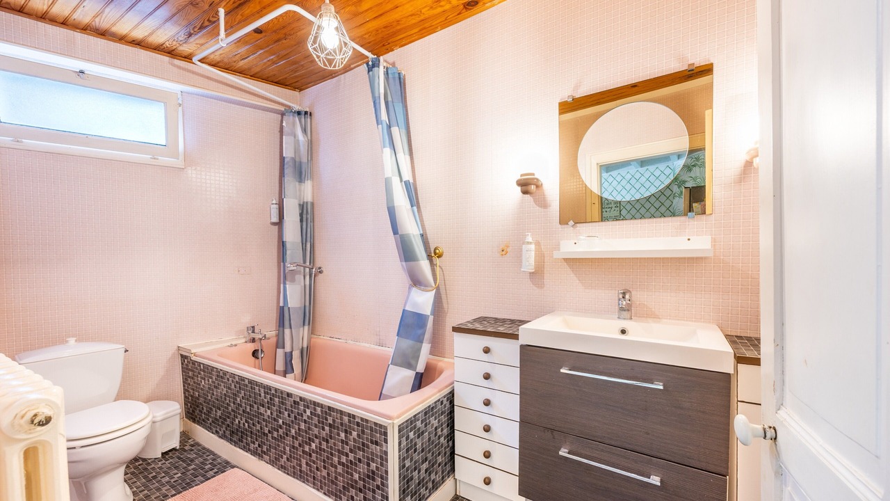 Photo of Bathroom in Montournais