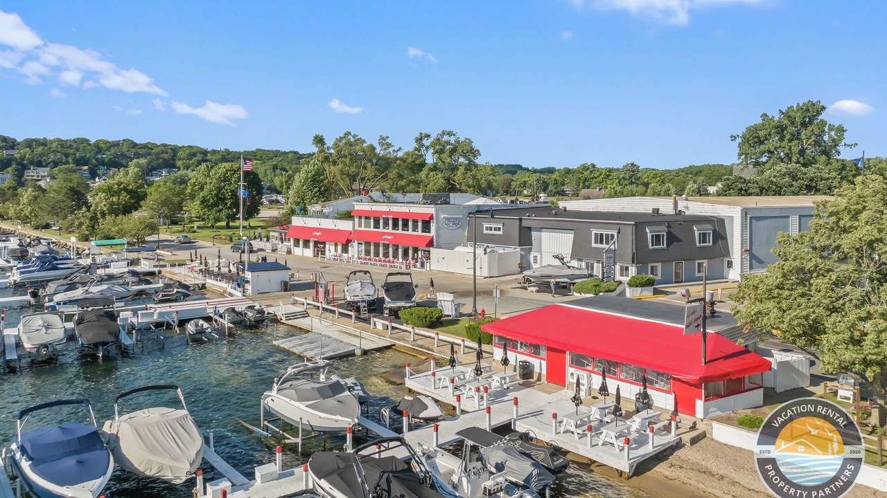 Photo of Others in Fontana-on-Geneva Lake