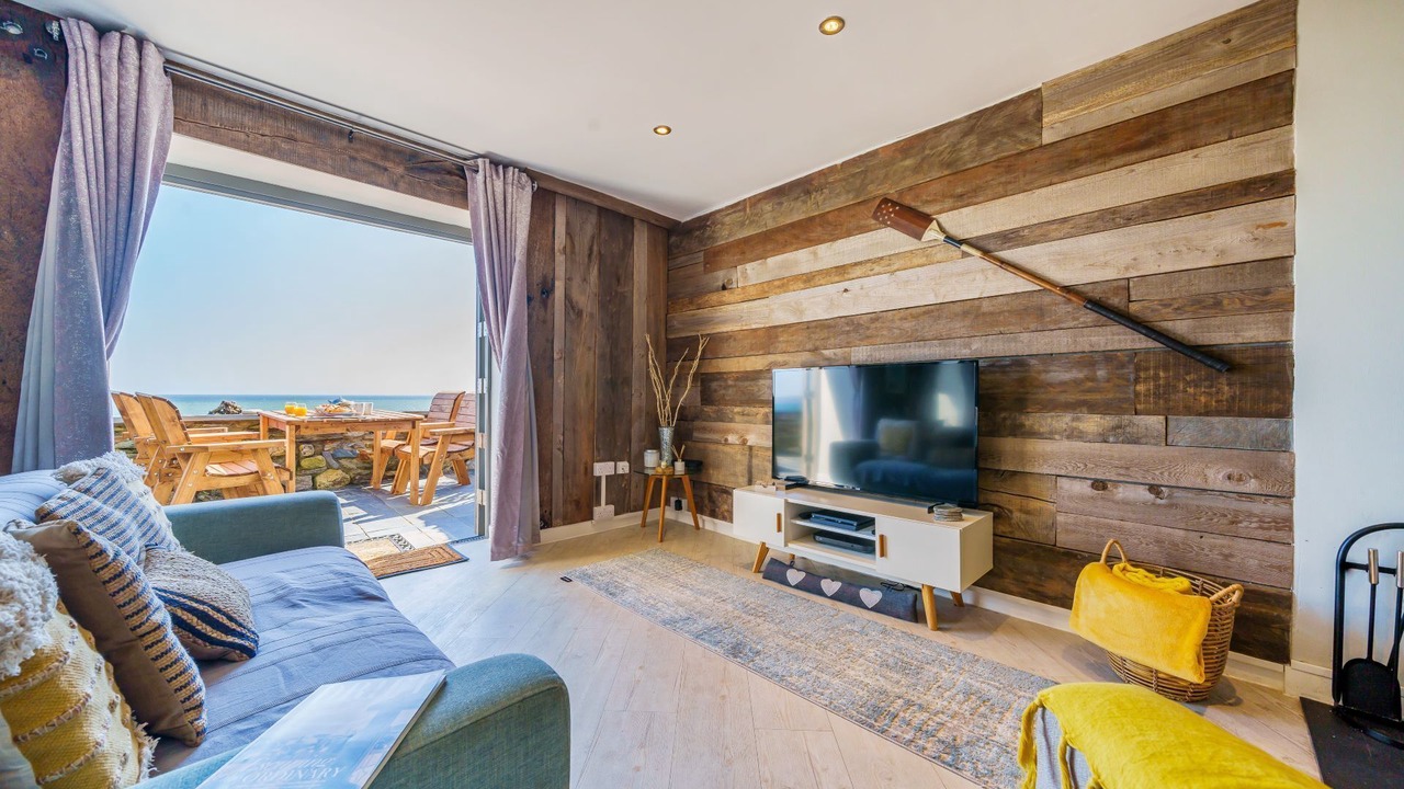 Photo of Livingroom in Charlestown