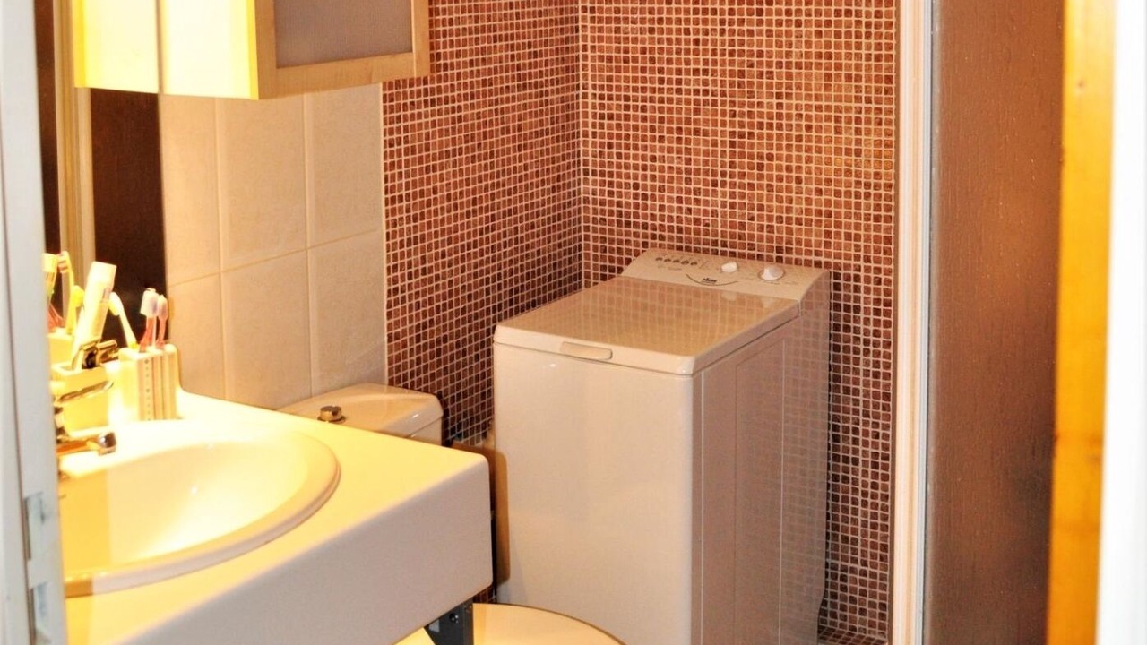 Photo of Bathroom in Enveitg