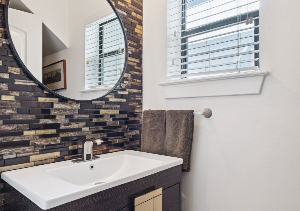 Photo of Bathroom in Washington Ave./ Memorial Park