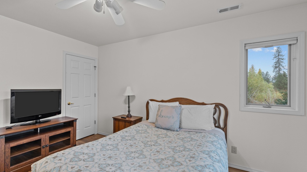 Photo of Bedroom in Hayden View Estates