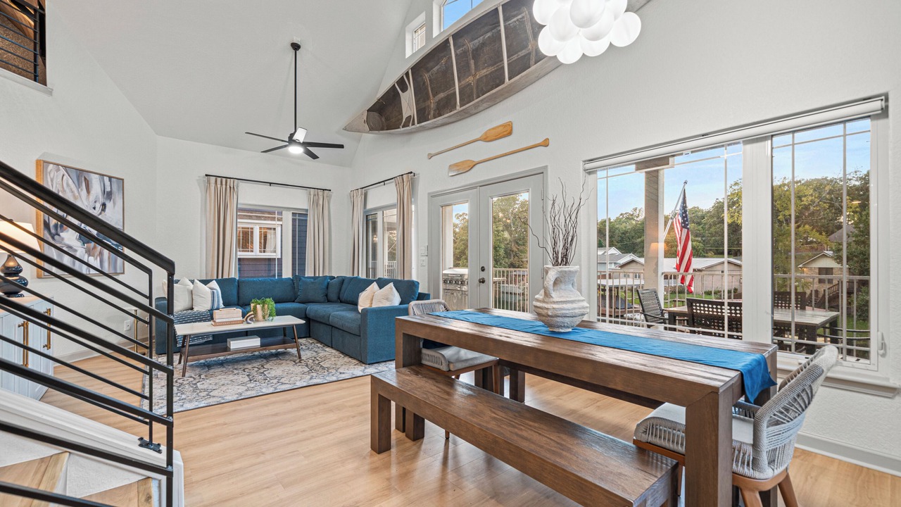 Photo of Livingroom in Mid America