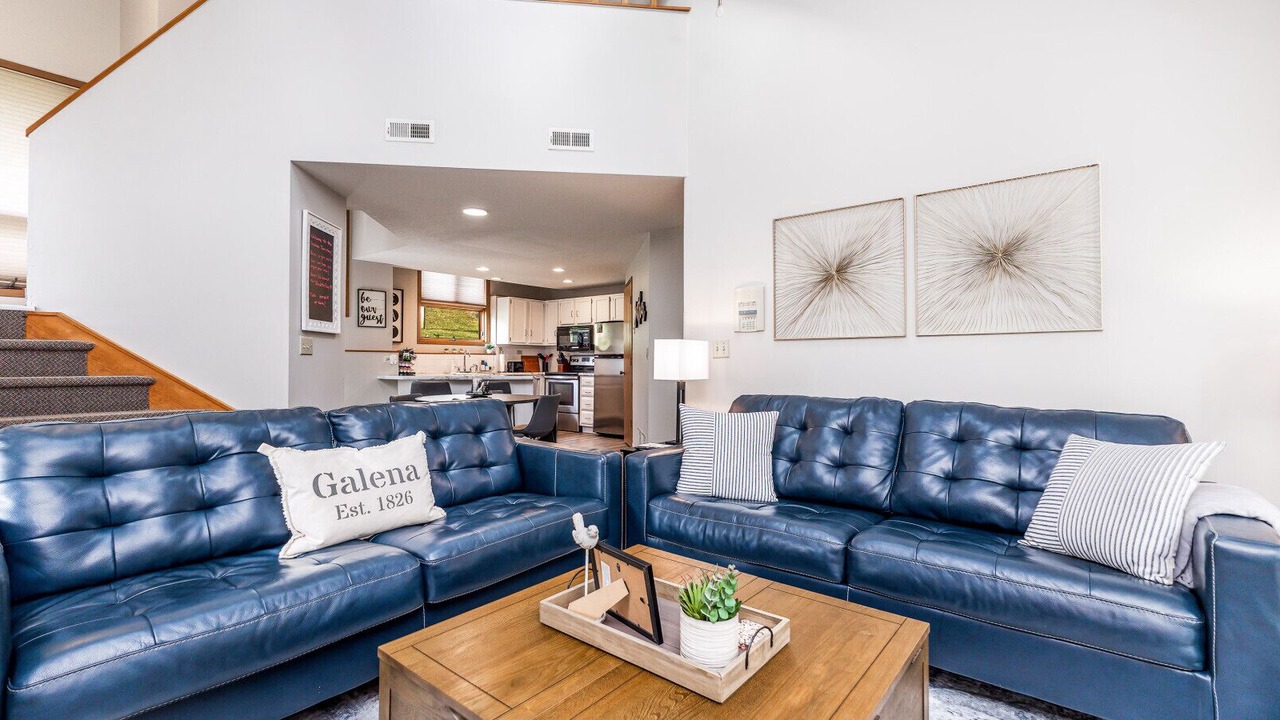 Photo of Livingroom in The Galena Territory