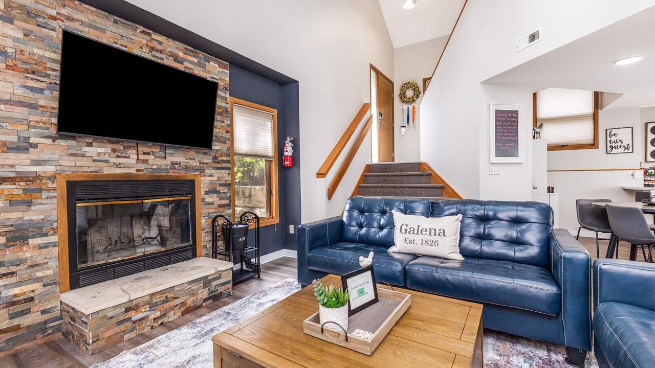Photo of Livingroom in The Galena Territory