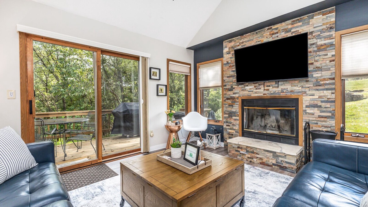 Photo of Livingroom in The Galena Territory