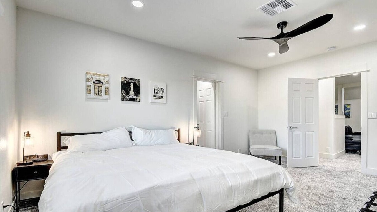 Photo of Bedroom in Paradise Valley Village