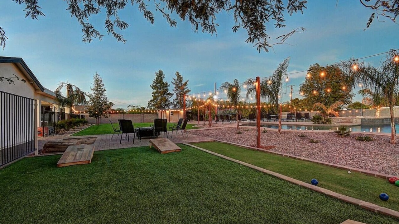 Photo of Outdoor in Paradise Valley Village