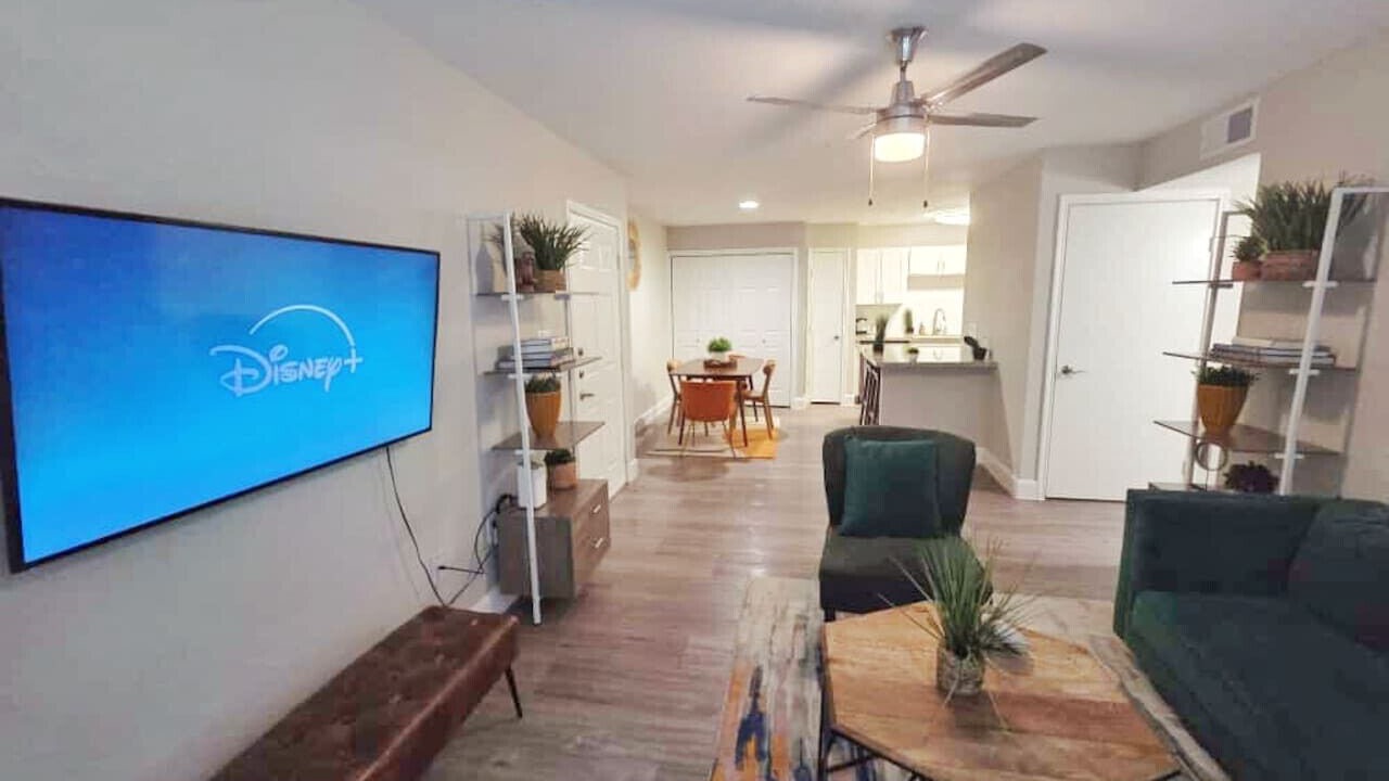 Photo of Livingroom in Astrodome